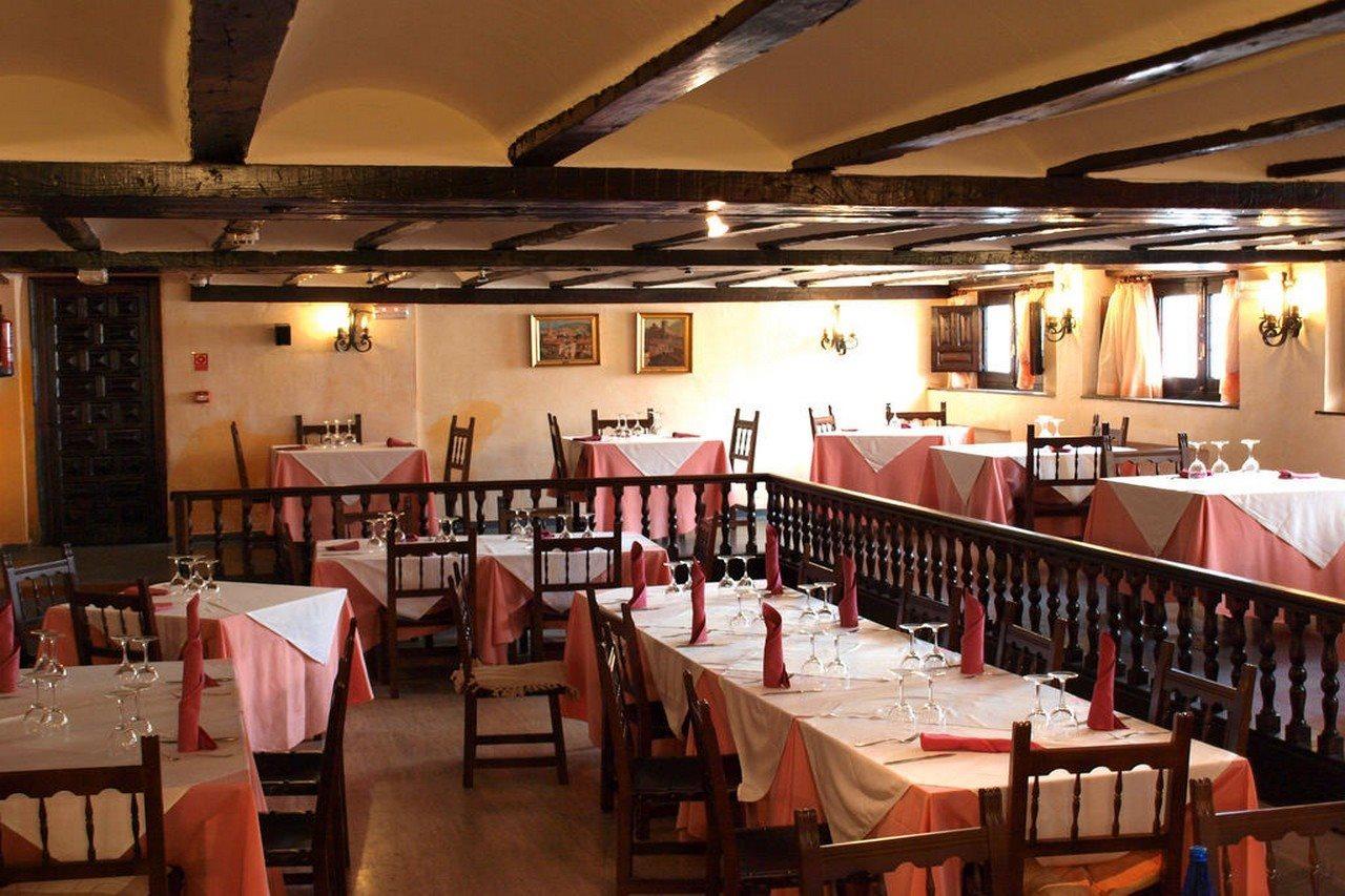 Hotel Nuevo Arlanza โกวาร์รูเบียส ภายนอก รูปภาพ