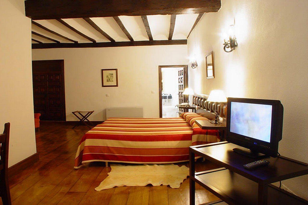 Hotel Nuevo Arlanza โกวาร์รูเบียส ภายนอก รูปภาพ