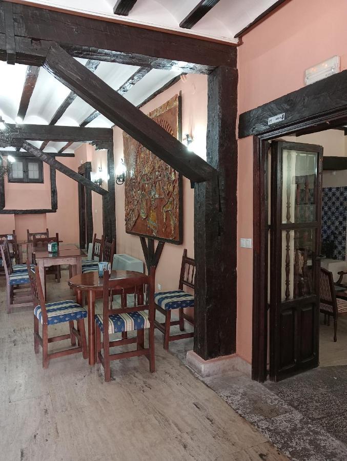 Hotel Nuevo Arlanza โกวาร์รูเบียส ภายนอก รูปภาพ