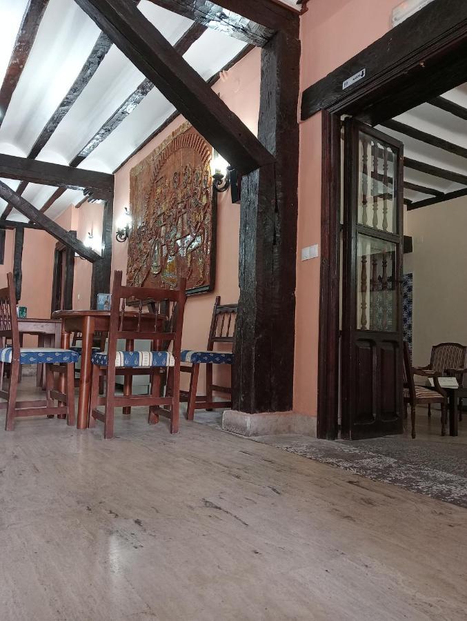 Hotel Nuevo Arlanza โกวาร์รูเบียส ภายนอก รูปภาพ