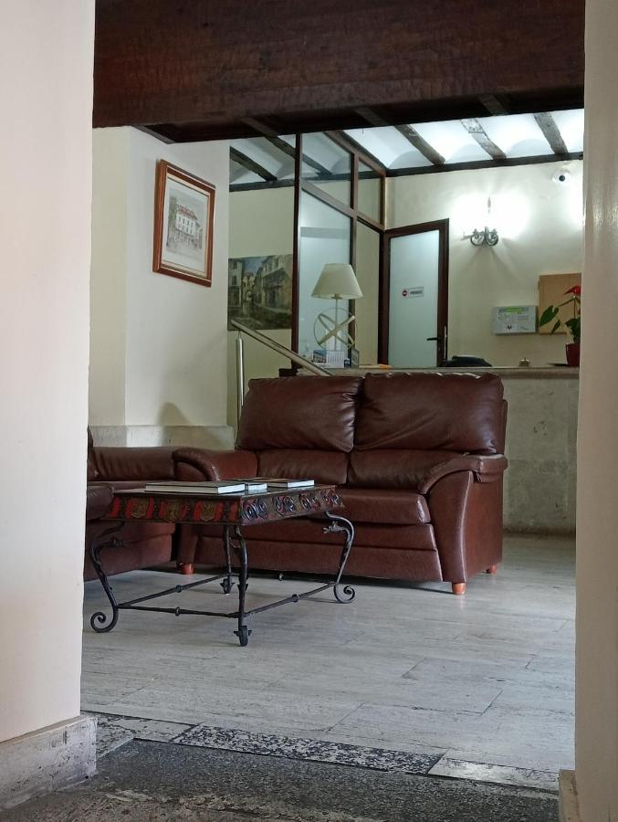 Hotel Nuevo Arlanza โกวาร์รูเบียส ภายนอก รูปภาพ