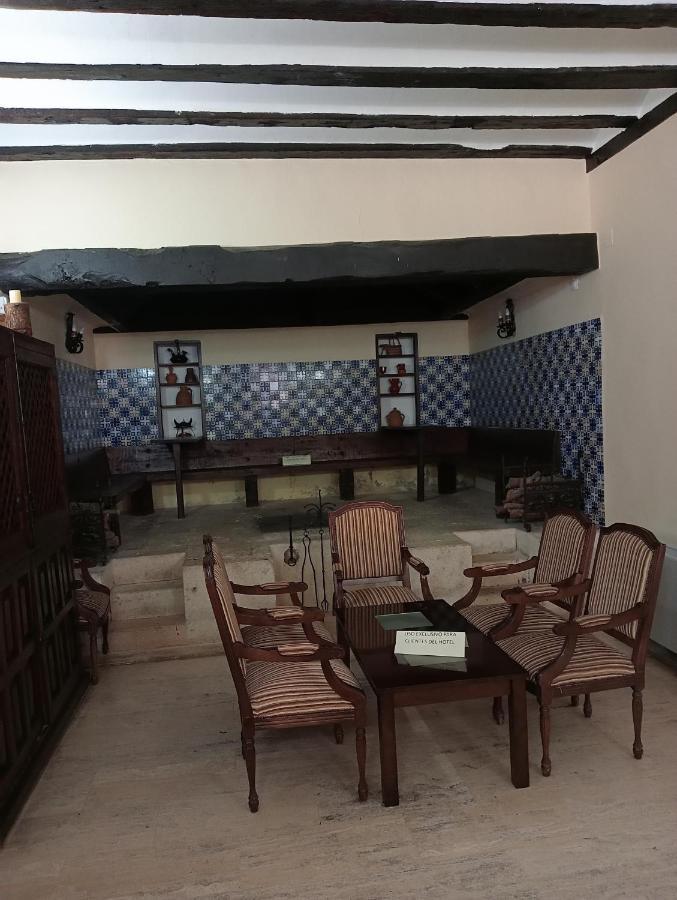 Hotel Nuevo Arlanza โกวาร์รูเบียส ภายนอก รูปภาพ