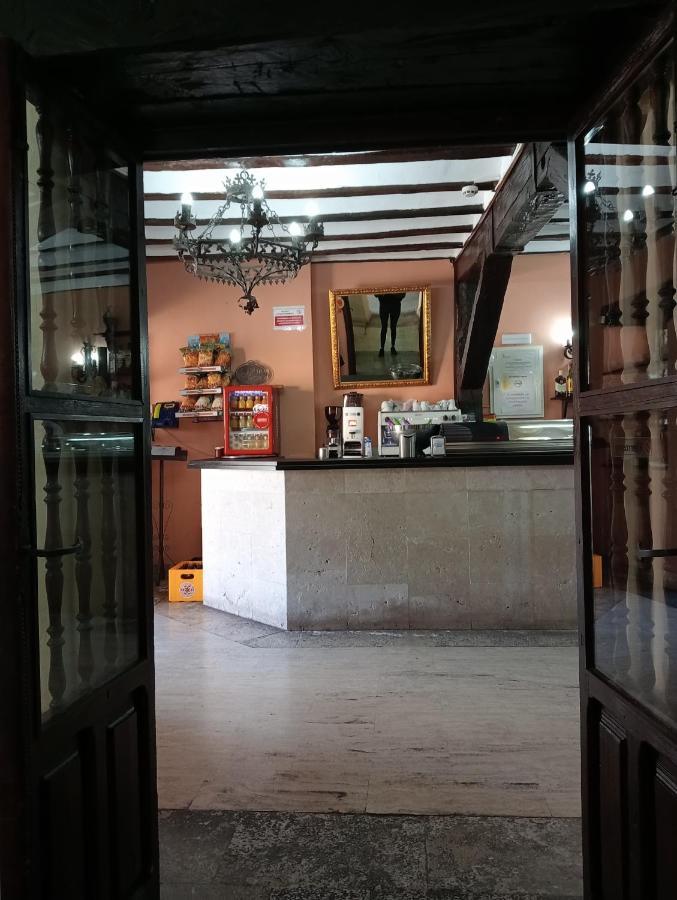 Hotel Nuevo Arlanza โกวาร์รูเบียส ภายนอก รูปภาพ