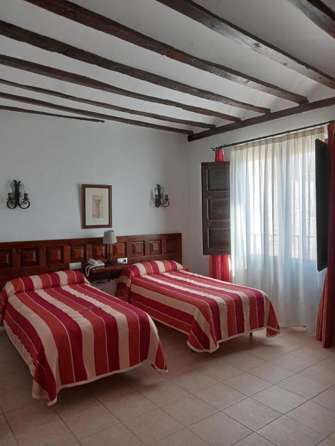 Hotel Nuevo Arlanza โกวาร์รูเบียส ภายนอก รูปภาพ