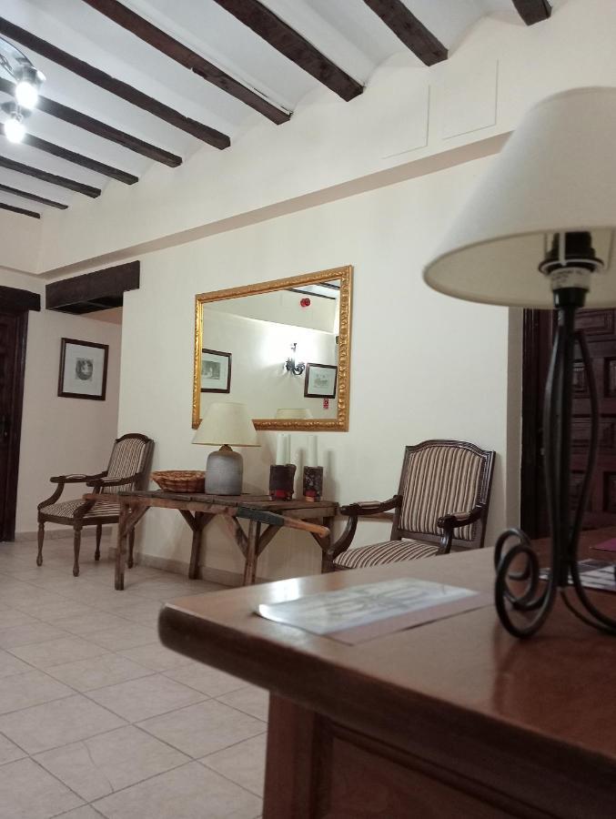 Hotel Nuevo Arlanza โกวาร์รูเบียส ภายนอก รูปภาพ
