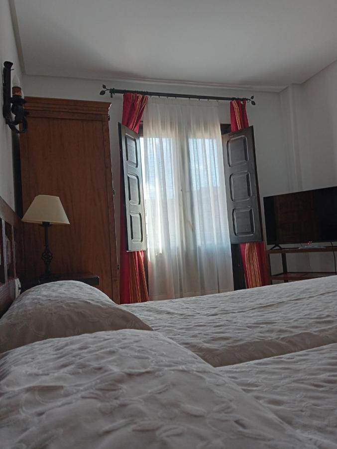 Hotel Nuevo Arlanza โกวาร์รูเบียส ภายนอก รูปภาพ