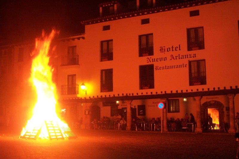 Hotel Nuevo Arlanza โกวาร์รูเบียส ภายนอก รูปภาพ