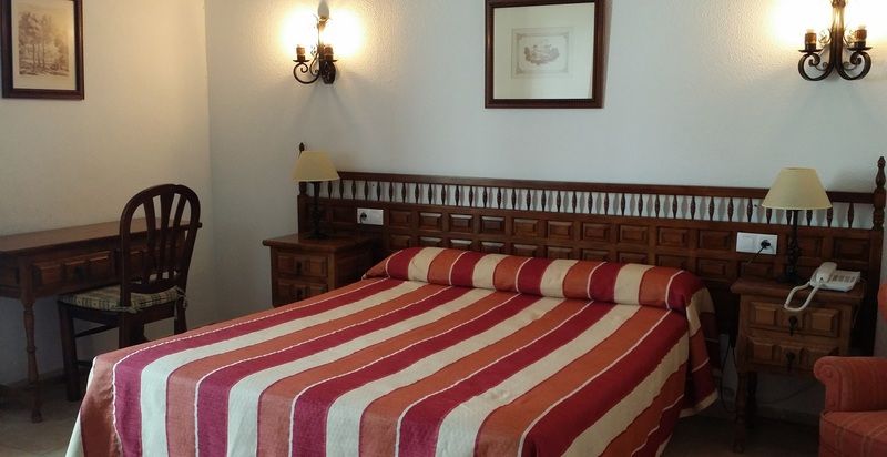 Hotel Nuevo Arlanza โกวาร์รูเบียส ภายนอก รูปภาพ