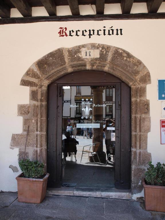 Hotel Nuevo Arlanza โกวาร์รูเบียส ภายนอก รูปภาพ