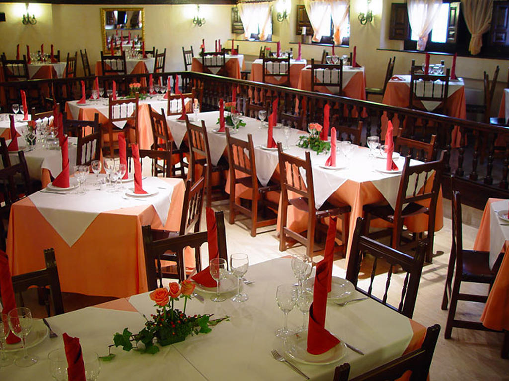 Hotel Nuevo Arlanza โกวาร์รูเบียส ภายนอก รูปภาพ