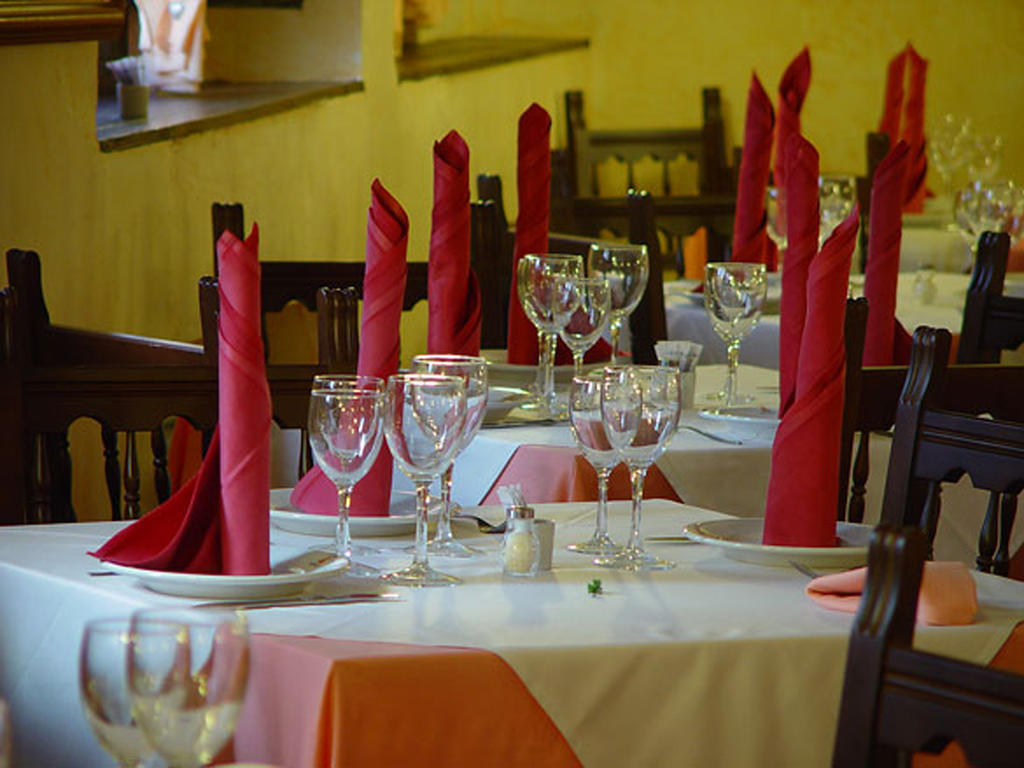 Hotel Nuevo Arlanza โกวาร์รูเบียส ภายนอก รูปภาพ
