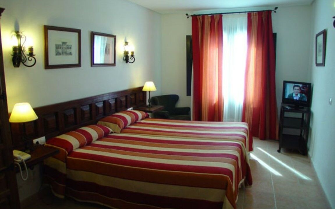 Hotel Nuevo Arlanza โกวาร์รูเบียส ภายนอก รูปภาพ